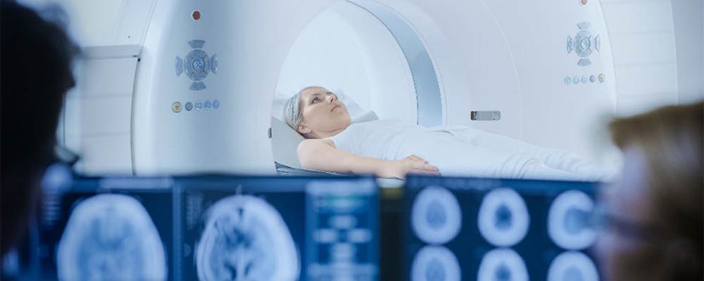 What is an MRI technologist?